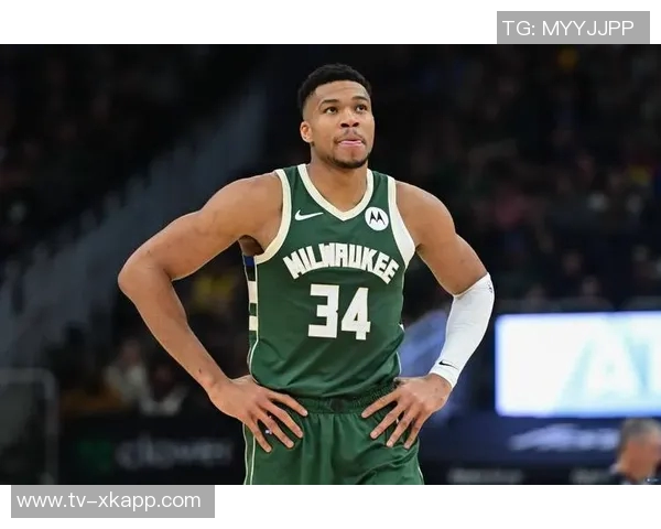 雄鹿剩余暂停不叫字母哥复出关键时刻却意外换人引发热议 雄鹿剩余暂停不叫字母哥复出关键时刻却意外换人引发热议